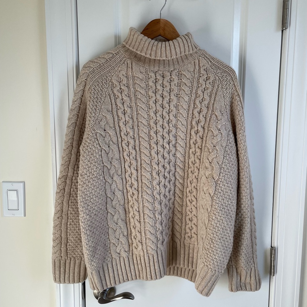✨Like new! United by Blue Fisherman Sweater